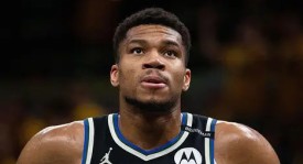 当大家都在聊申京，阿门和杜兰特时，别忽略小史密斯！